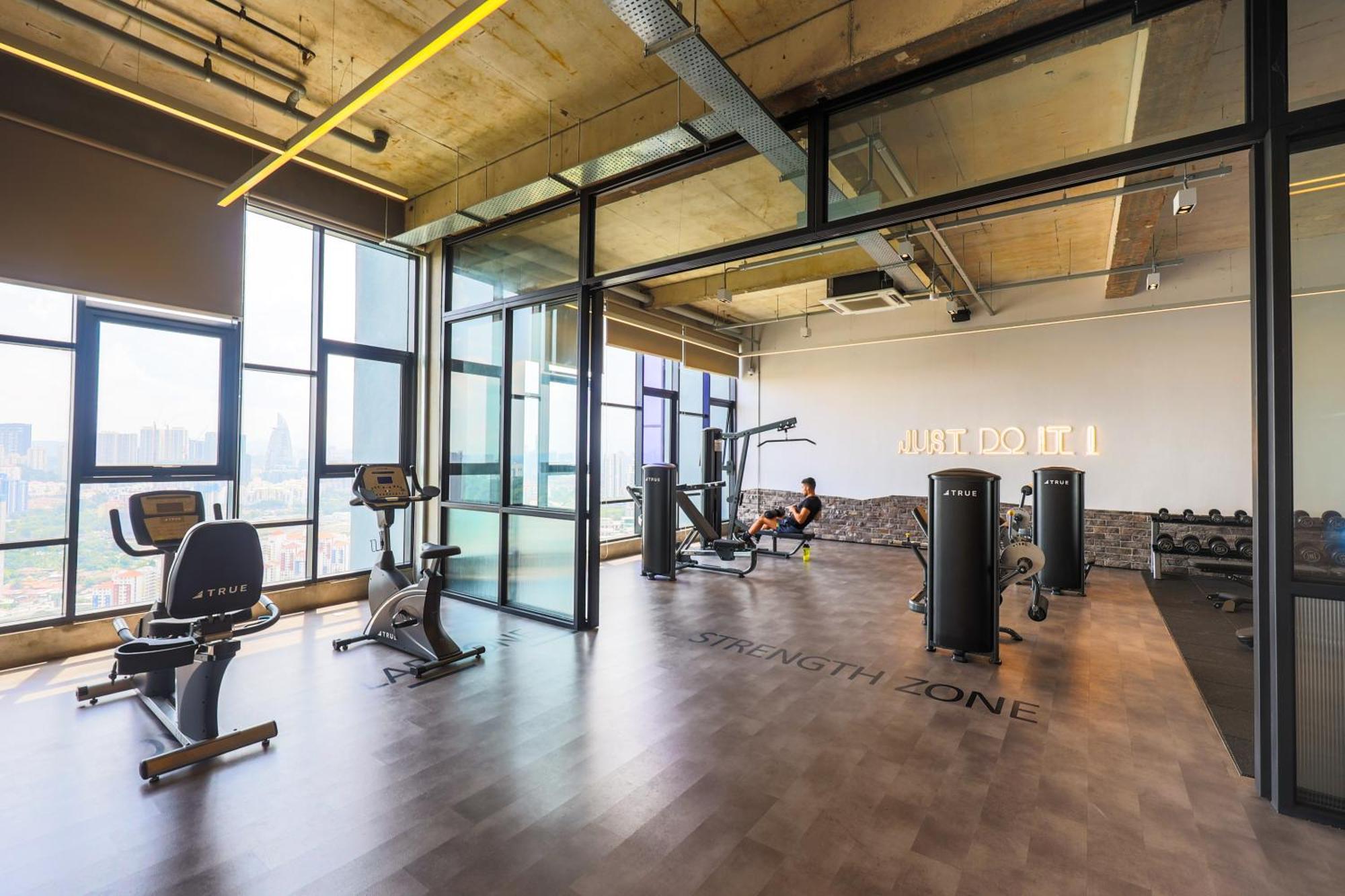 Apartmán Millerz Square By Mykey Kuala Lumpur Exteriér fotografie The gym at the 100th floor